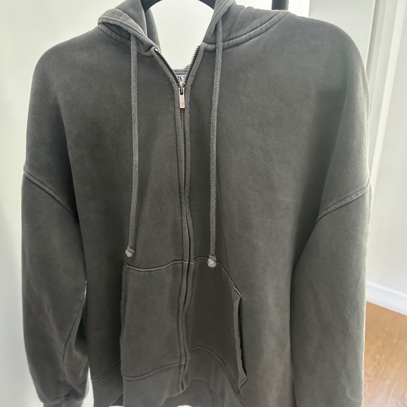 Zara Hoodie - Picture 1 of 3
